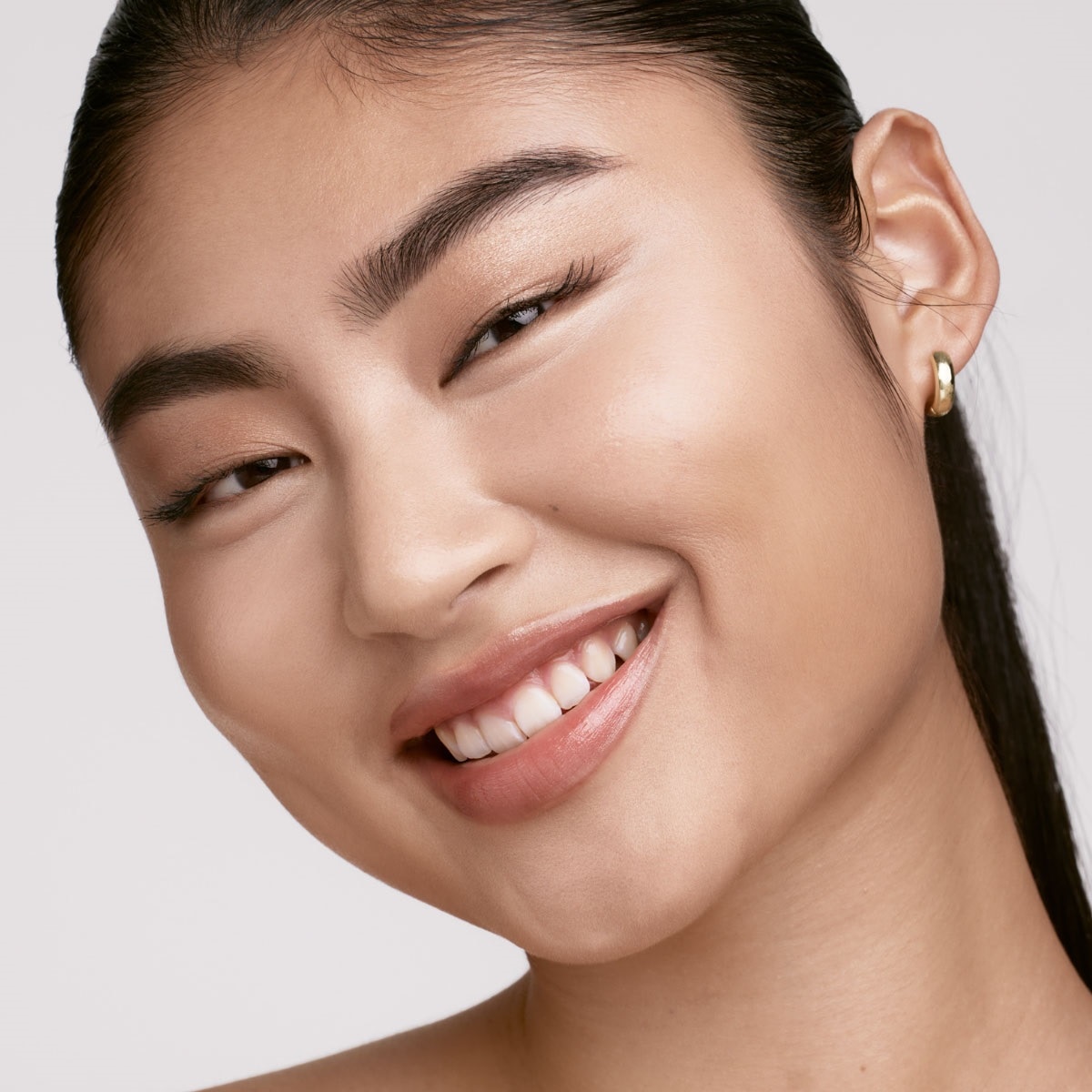 SOFT'LIT NATURALLY LUMINOUS LONGWEAR FOUNDATION (BASE DE MAQUILLAJE PARA ROSTRO)